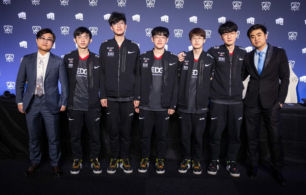 EDward Gaming Survived Another Five-Game Series in the Worlds 2021 Semifinals